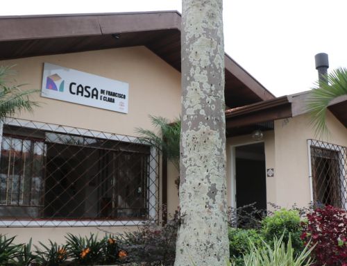Casa de Francisco e Clara – Pontifícia Universidade Católica do Paraná (Brasil)